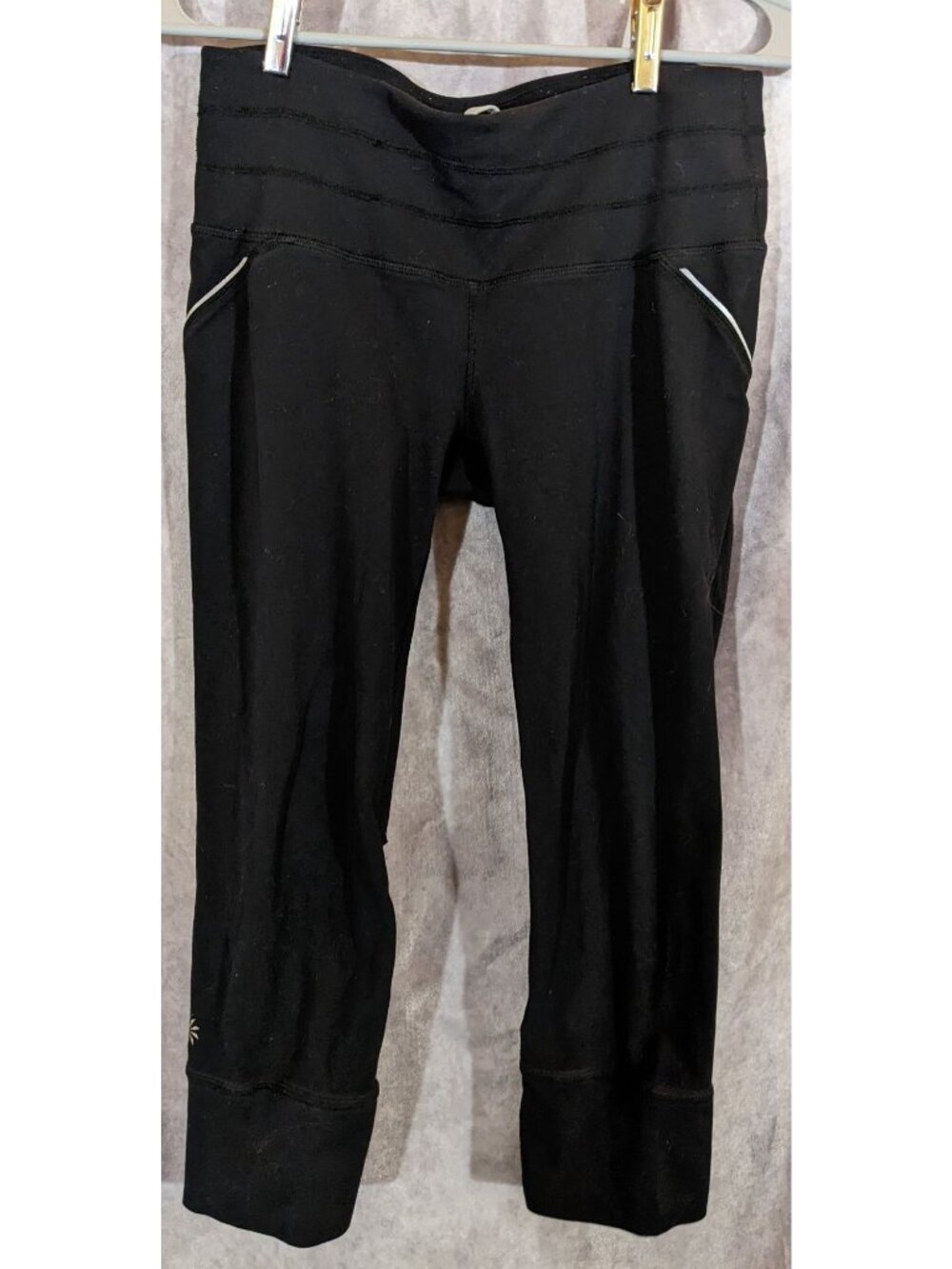 Athleta Black Crop Leggings W/ Mesh Calf & Reflective Details Size Small